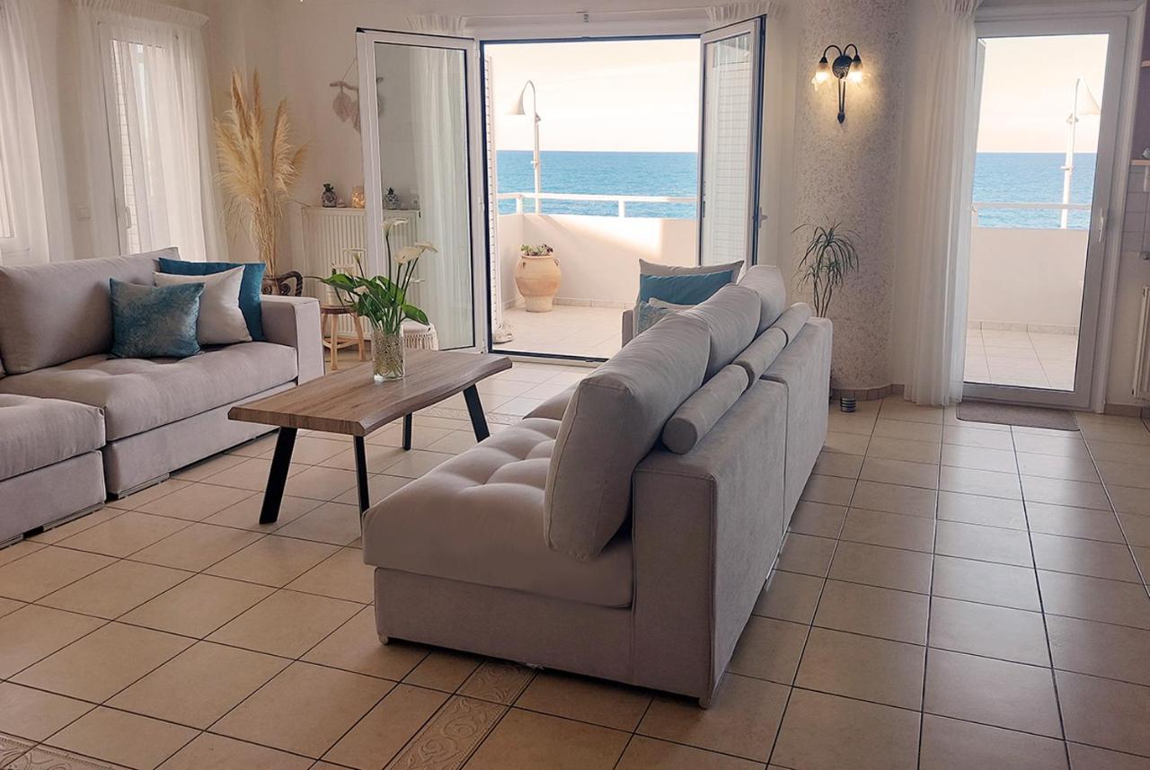 Amazing Beachfront In Apartment *