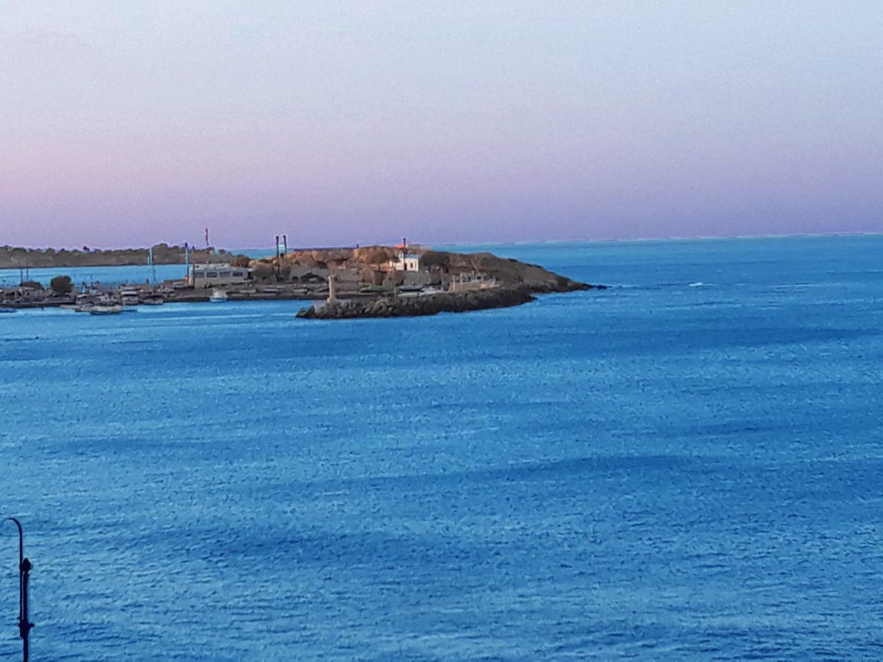 Amazing Beachfront In Apartment Hersonissos (Crete)